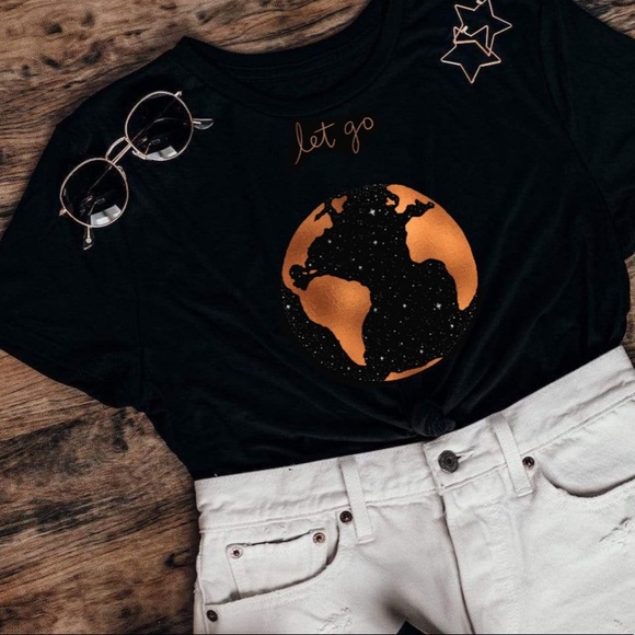 Serengetee Let Go Graphic Tee - Picture 3 of 8